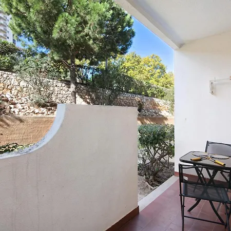 Appartement 104 *